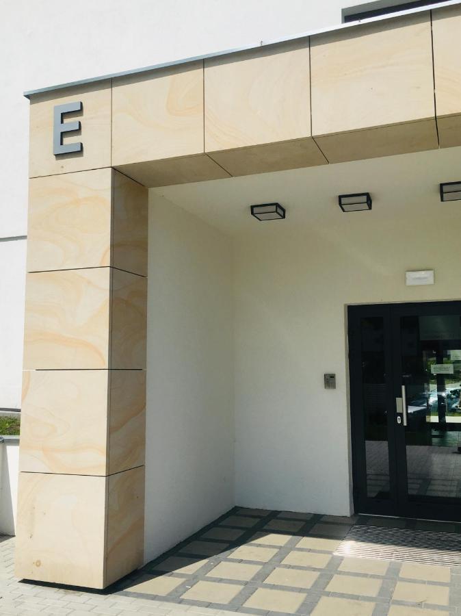 One Apartment Srem Exterior photo